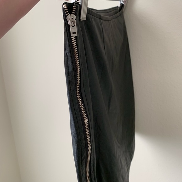 💜 NWT Sanctuary Black faux leather mini skirt - Picture 4 of 6